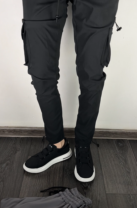 Color Black